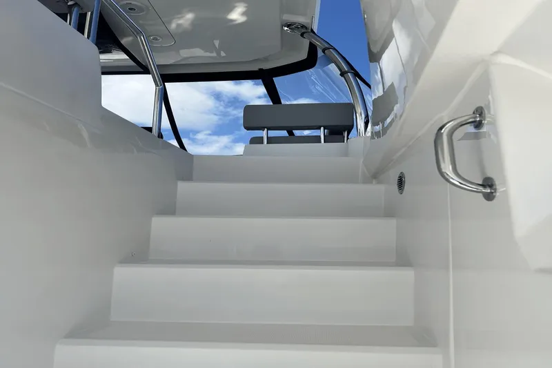 Life Settling Yacht Photos Pics 