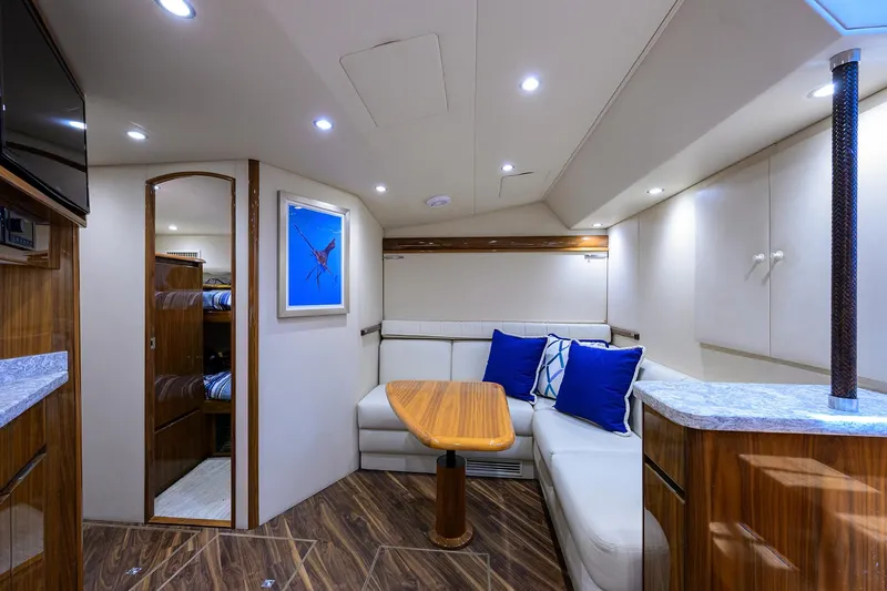 Honu Kai Yacht Photos Pics Viking 48 Honu Kai - Interior Salon