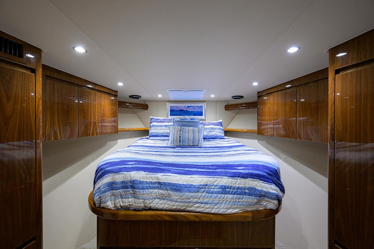 2017 Viking 48 