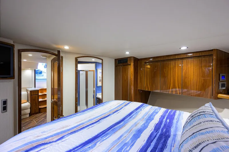 Honu Kai Yacht Photos Pics Viking 48 Honu Kai - Interior Stateroom