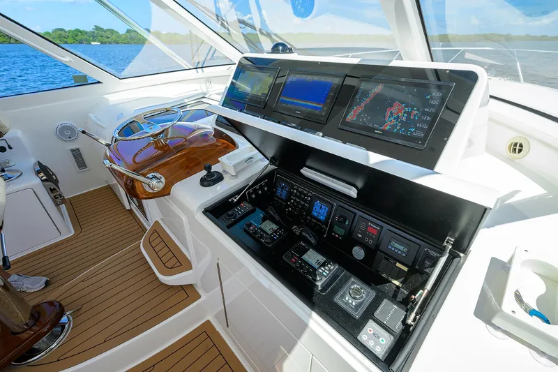 Honu Kai Yacht Photos Pics Viking 48 Honu Kai - Exterior Helm