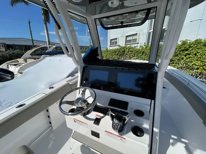  Yacht Photos Pics 2025 Sportsman 252 Open - Image 10