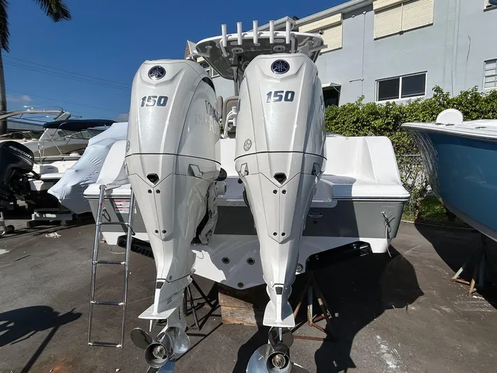  Yacht Photos Pics 2025 Sportsman 252 Open - Image 5