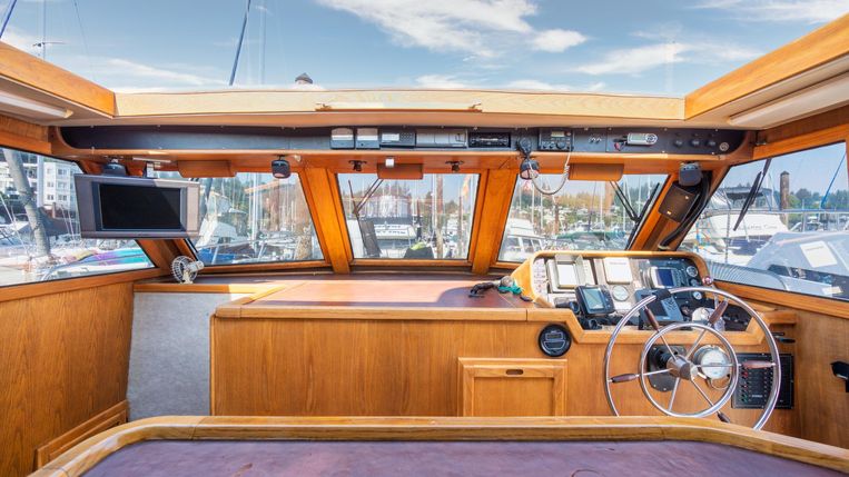 1983-48-westport-pilothouse