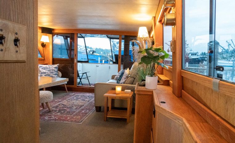1983-48-westport-pilothouse