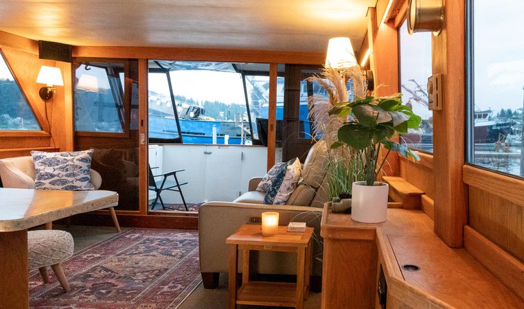 1983-48-westport-pilothouse
