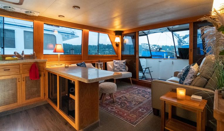 1983-48-westport-pilothouse