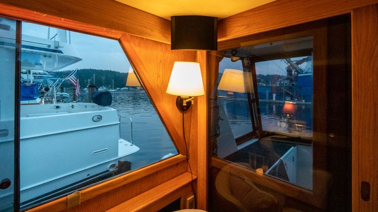 1983-48-westport-pilothouse