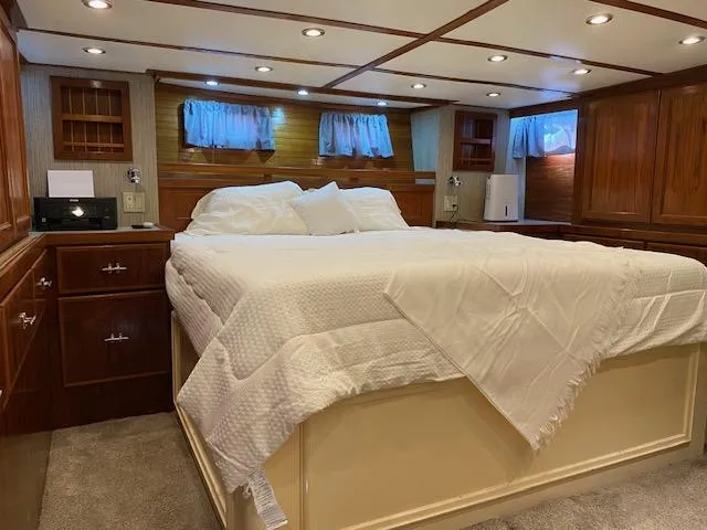 Karen Louise Yacht Photos Pics 