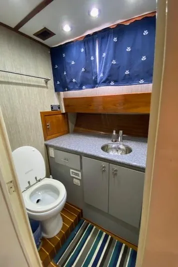 Karen Louise Yacht Photos Pics 