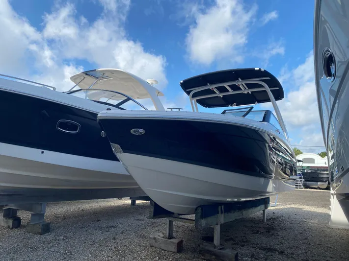  Yacht Photos Pics 2025 COBALT R4 OB - Image 4