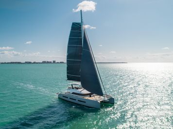 Lagoon SEVENTY 7