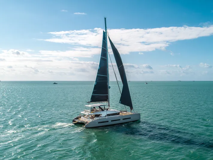 Olivia Rd Yacht Photos Pics 