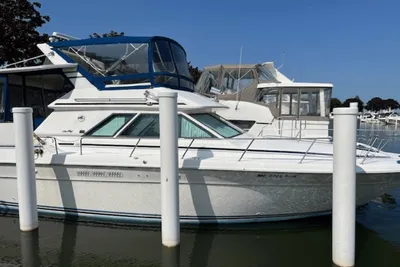 Sea Ray 380 Aft Cabin