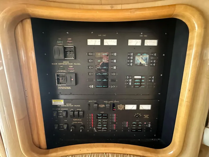 Anna Yacht Photos Pics Electrical control panel on a 2001 Sea Ray 560 Sedan Bridge yacht.