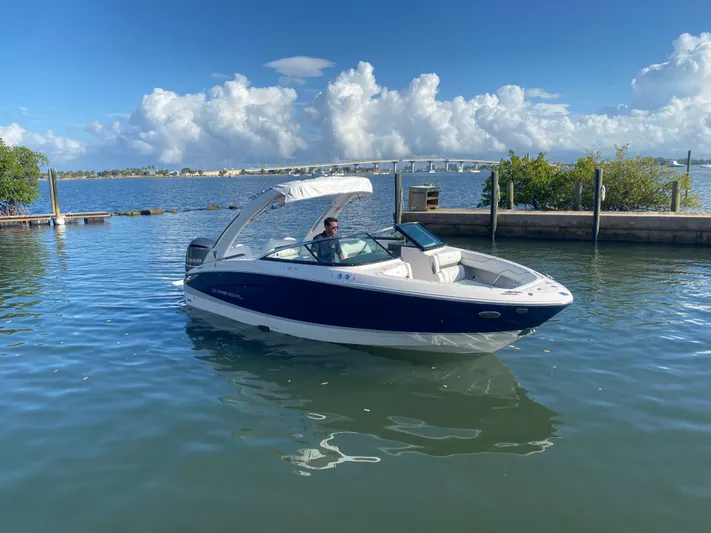  Yacht Photos Pics 2025 REGAL LX4 - Image 3