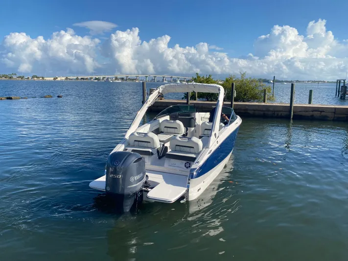  Yacht Photos Pics 2025 REGAL LX4 - Image 5