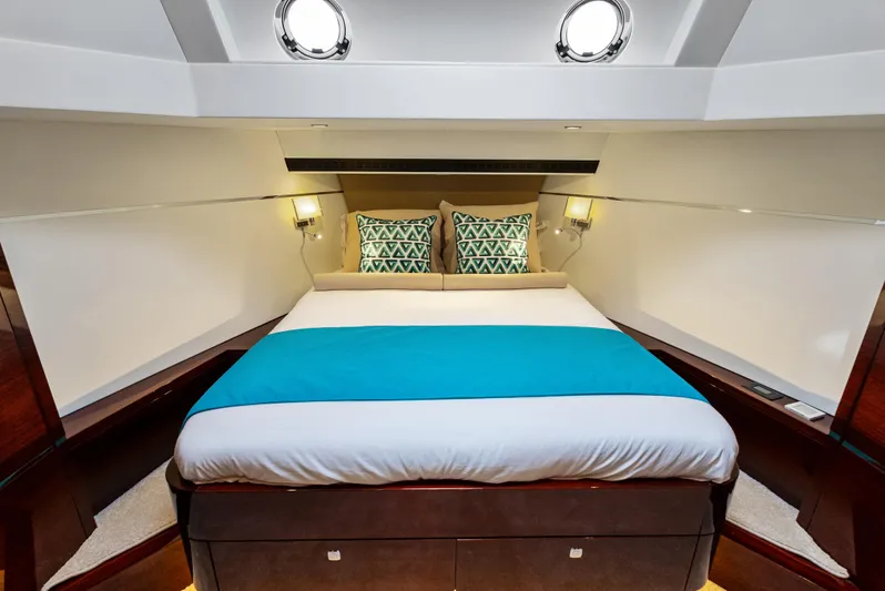 Tribu Yacht Photos Pics TRIBU 62' Steeler Yachts 2021