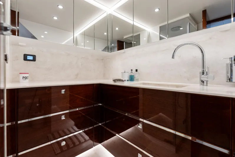 Tribu Yacht Photos Pics TRIBU 62' Steeler Yachts 2021