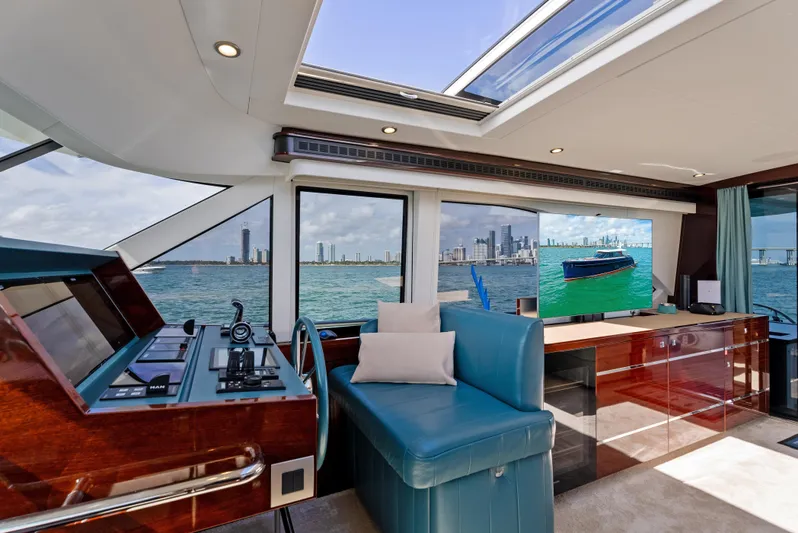 Tribu Yacht Photos Pics TRIBU 62' Steeler Yachts 2021