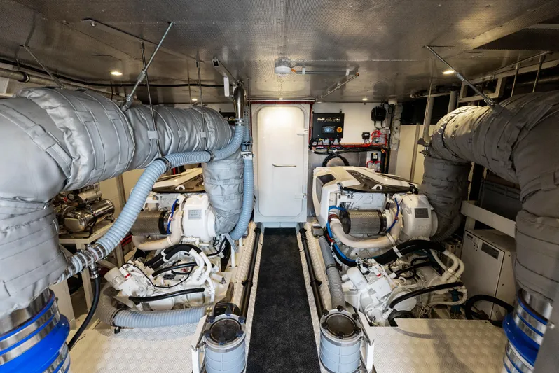 Tribu Yacht Photos Pics TRIBU 62' Steeler Yachts 2021