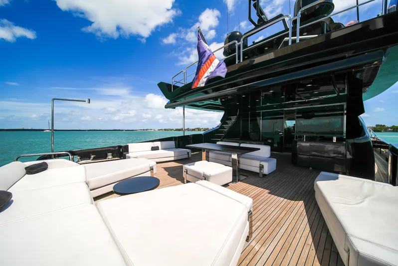 Sette Yacht Photos Pics 