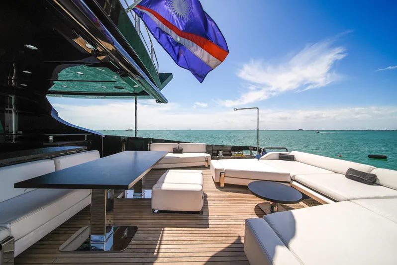 Sette Yacht Photos Pics 