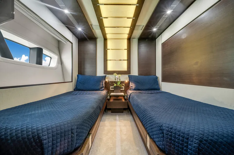 Sette Yacht Photos Pics 