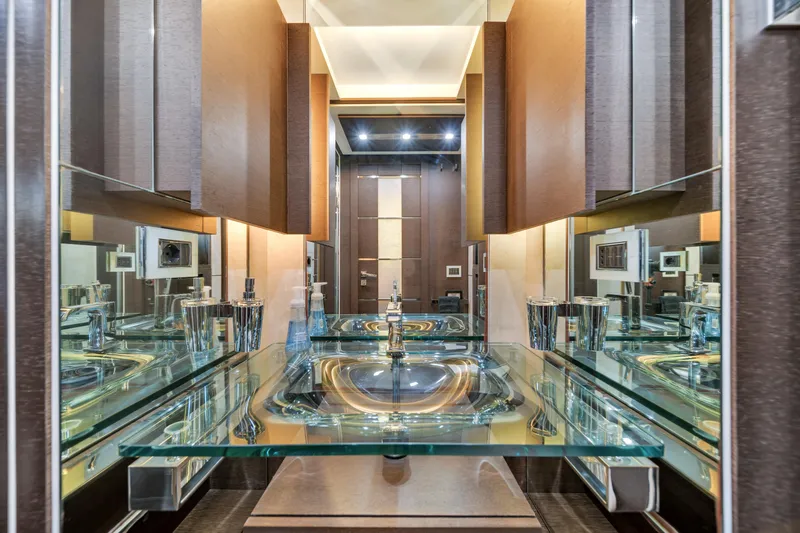 Sette Yacht Photos Pics 