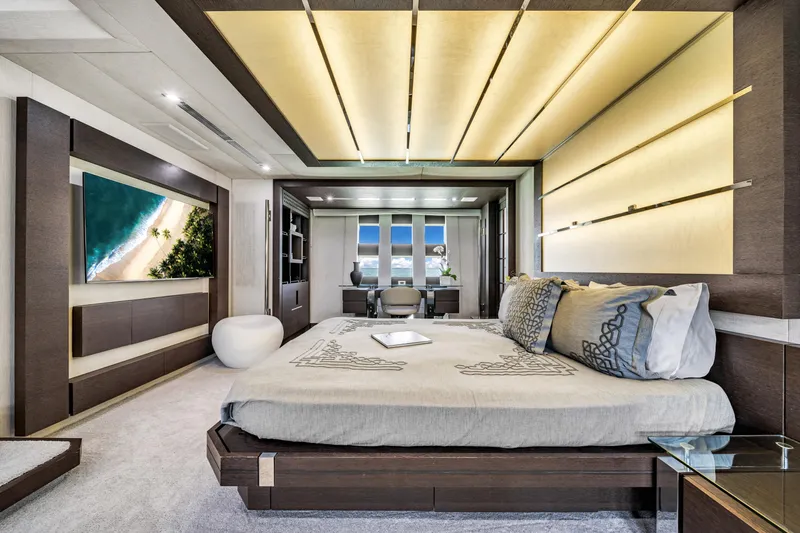 Sette Yacht Photos Pics 