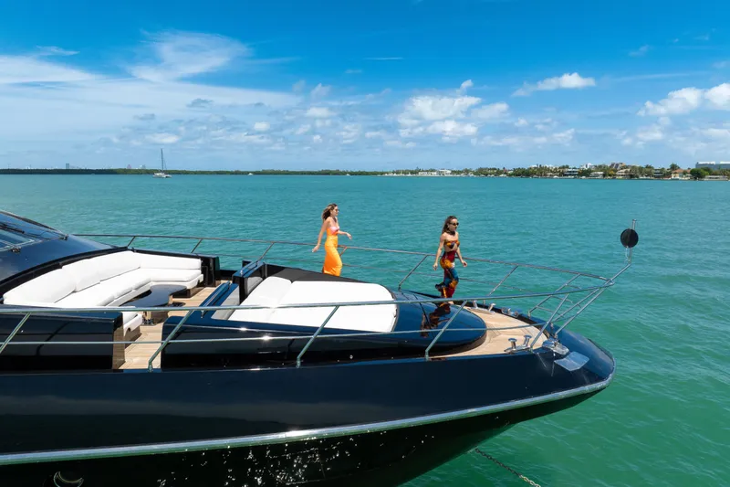 Sette Yacht Photos Pics 