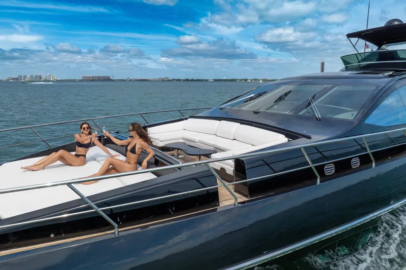 Sette Yacht Photos Pics 