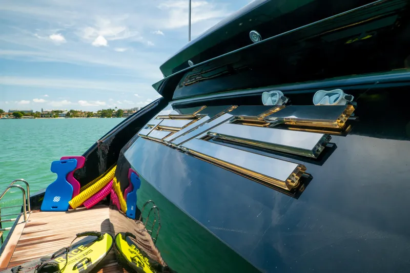 Sette Yacht Photos Pics 