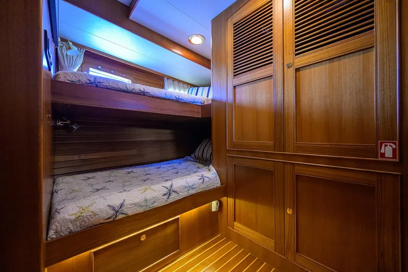 Agave Yacht Photos Pics 