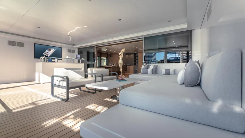 Reduce - As Seen In White Lotus Yacht Photos Pics 