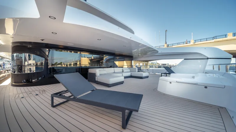 Reduce - As Seen In White Lotus Yacht Photos Pics 