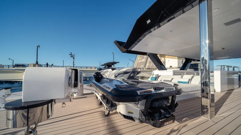 Reduce - As Seen In White Lotus Yacht Photos Pics 