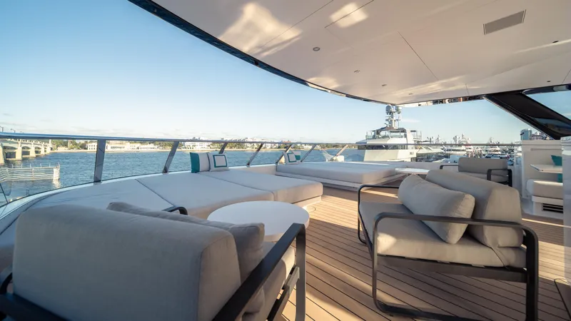 Reduce - As Seen In White Lotus Yacht Photos Pics 