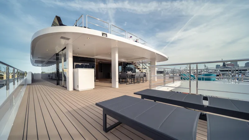 Reduce - As Seen In White Lotus Yacht Photos Pics 