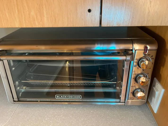  Yacht Photos Pics Black & Decker toaster oven on a Tiara Yachts 4100 Open, 2001 model.