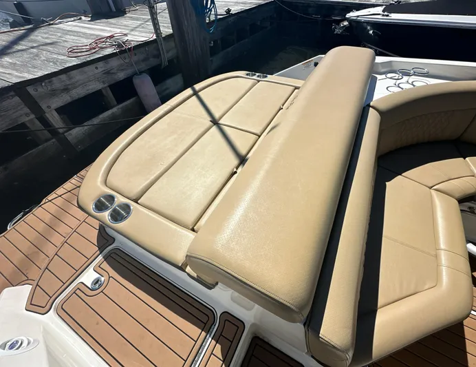 Yacht Photos Pics 2019 Sea Ray SLX 280 boat with tan leather seating and teak deck.
