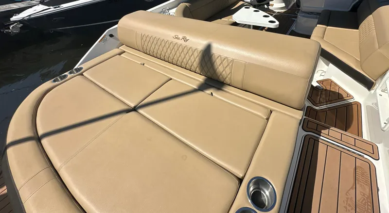  Yacht Photos Pics 2019 Sea Ray SLX 280 boat with tan leather seating and cup holders.