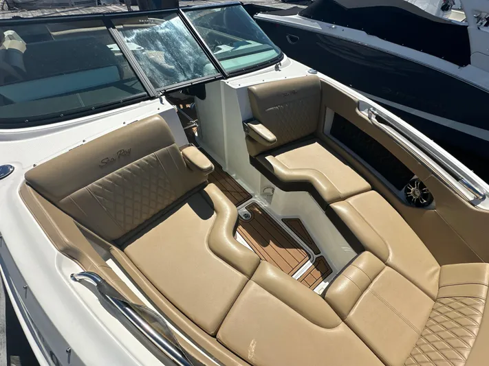  Yacht Photos Pics 2019 Sea Ray SLX 280 boat with luxurious tan seating and sleek design.