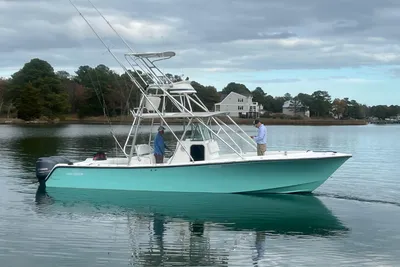 Regulator 32 Center Console