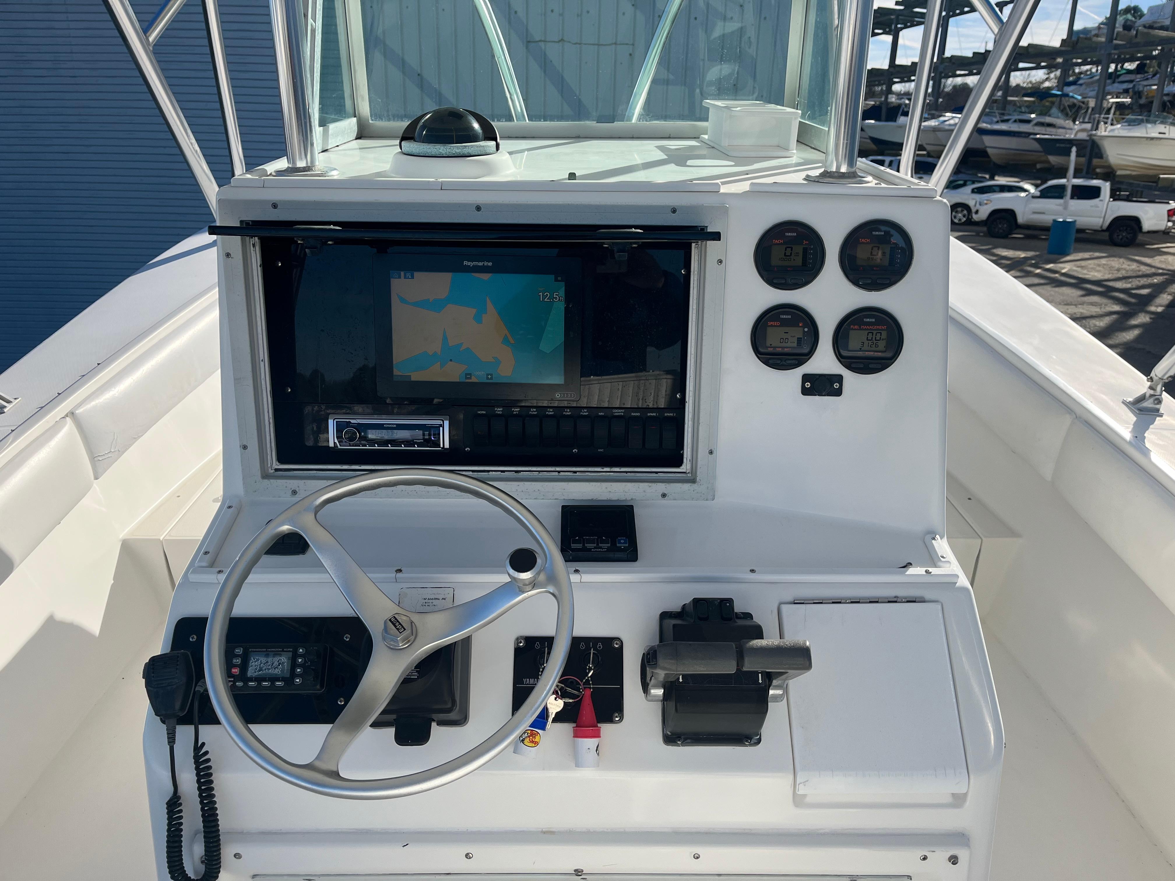 2000 Regulator 32 Cc Center Console for sale - YachtWorld