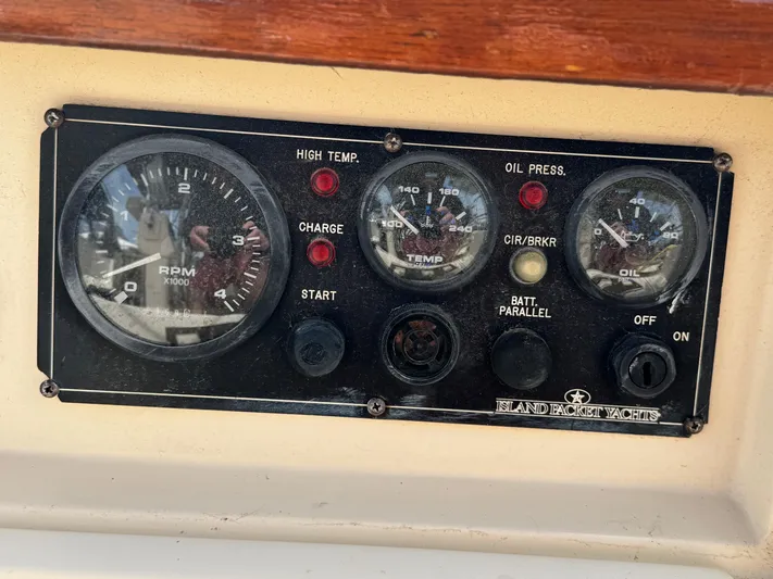 Balabusta Yacht Photos Pics 