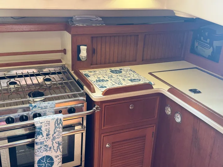 Balabusta Yacht Photos Pics 