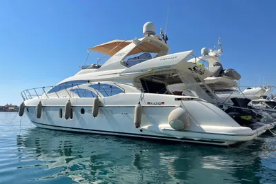 2005 Azimut 62