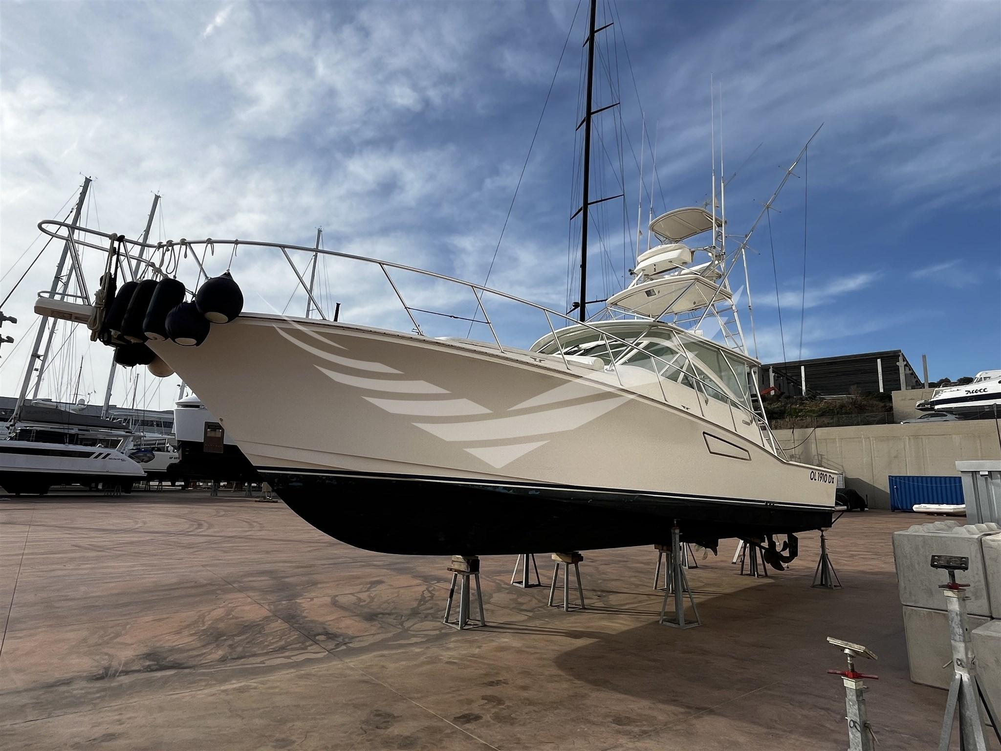 2004 Cabo 45 Express