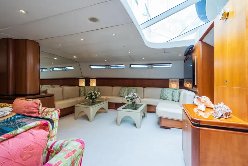 Seaquell Yacht Photos Pics Luxurious interior of a 1992 Alloy Yachts sailboat with spacious seating and modern decor.